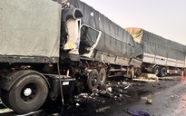 Tai nạn liên hoàn giữa 4 xe tải trên cao tốc Vĩnh Hảo - Phan Thiết, một người chết