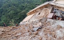 Lở đất ở Philippines: 90 người mất tích, cứu hộ dùng tay bới bùn đất tìm kiếm