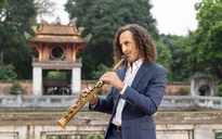 Kenny G tặng quà cho Hà Nội