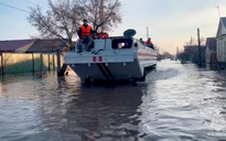 Xem cảnh lũ lụt lịch sử khiến hàng nghìn người Nga phải sơ tán