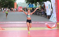 VĐV Nguyễn Trung Cường, Nguyễn Thị Oanh về nhất cự ly 21 km giải Quảng Trị Marathon