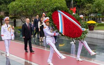Tổng thống Nga Putin viếng Lăng Chủ tịch Hồ Chí Minh và các anh hùng liệt sĩ