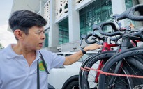 Đạp xe Vì hòa bình: Dàn 'chiến mã' tiền tỉ của VĐV Lào đến Quảng Trị