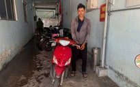 Bị tạm giữ vì trộm xe máy của nữ công nhân