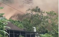 Yên Bái: Cả quả núi đổ sập chôn vùi nhà dân, 2 người mất tích