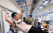 Đề nghị công an xác minh nam thanh niên hít xà đơn trên tàu metro số 1