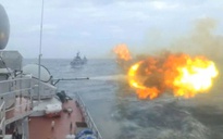 Hải quân kiểm tra bắn đạn thật trên biển
