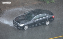 Lưu ý khi sử dụng ô tô gầm thấp tại khu vực ngập nước