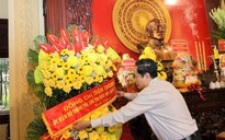 Chủ tịch Quốc hội dâng hương tưởng nhớ Chủ tịch Tôn Đức Thắng