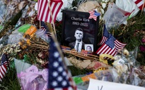 Mỹ thu hồi visa của 6 người vì bình luận trên mạng về vụ Charlie Kirk