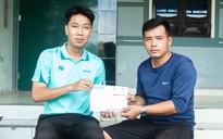 Trao tiền bạn đọc giúp các hoàn cảnh khó khăn, bệnh tật tại Quảng Trị