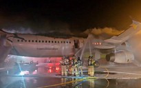 Hàng không thế giới siết quy định pin dự phòng ra sao?