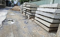 Thi công hẻm kéo dài, đi lại khó khăn