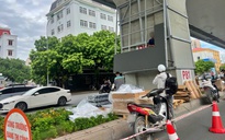 Cận cảnh gầm cầu cạn được lắp hơn 200 màn hình LED ở Hà Nội