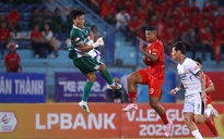 Khó khăn chồng chất với CLB Đà Nẵng, thủ môn Bùi Tiến Dũng nghỉ dài hạn