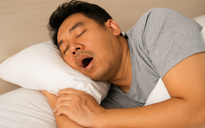 Alo bác sĩ nghe: Vì sao càng tăng cân thì ngủ ngáy rất to hay cáu gắt?