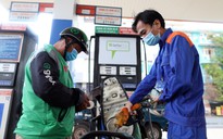 Giá xăng dầu hôm nay 23.10.2025: Bật tăng hơn 4%, trong nước khó giảm?