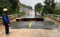 Đà Nẵng: 'Hố tử thần' xuất hiện trên cầu Ca Da sau mưa lớn