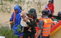 Lũ lịch sử, sạt lở tiếp tục bủa vây miền Trung