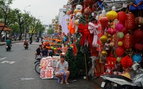 Phố Halloween ở TP.HCM ảm đạm chờ mãi mà không thấy khách đâu 