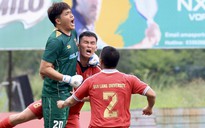 Kịch tính bóng đá sinh viên: 2 thẻ đỏ cùng 2 quả phạt đền, gay cấn đến giờ chót