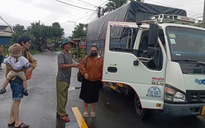 Băng lũ đưa sản phụ ở Quảng Ngãi đi sinh: 'Dân chưa yên thì chưa nghỉ!'