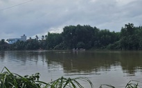 Bị lũ cuốn mất tích khi qua cầu Cống Kiến trong đêm