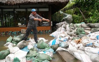 Dân TP.HCM 'nhẹ người' vì nắng ấm