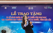Báo Thanh Niên tổ chức tặng tủ sách, quà trung thu cho trẻ em xã Ea Knuếc