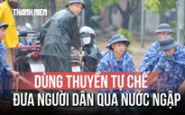 Hà Nội sau bão Matmo: Bộ đội dùng thuyền tự chế đưa dân qua vùng ngập