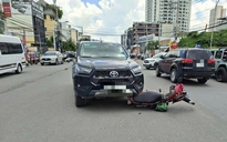 TP.HCM: Ô tô va chạm xe máy, tài xế xe ôm công nghệ tử vong