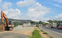 Cầu xây xong đã lâu vẫn chưa có đường dẫn