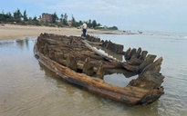 Khẩn cấp khai quật tàu cổ phát lộ ở bờ biển Hội An