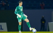 Đội tuyển Việt Nam: Văn Lâm ‘đánh bại’ thủ môn hay nhất AFF Cup, tại sao không?