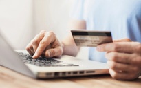 Người dùng chú ý: Lãi suất thẻ tín dụng tăng vọt lên 22%/năm
