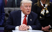 Tổng thống Trump ‘quay xe’, ủng hộ công bố hồ sơ Epstein