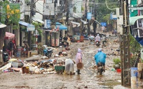 Vùng lũ Đắk Lắk: Bùn dày tới 20 cm, mất điện - mất sóng, nhiều nơi thiếu lương thực