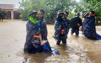 Ngập lụt ở Khánh Hòa, Đắk Lắk: Bằng mọi cách đưa người dân đến nơi an toàn
