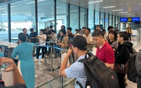 Tìm đường về quê Phú Yên cũ giữa lũ dữ khi máy bay từ TP.HCM hủy chuyến