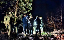 Đà Nẵng: Xuyên đêm vượt quãng đường sạt lở đưa sản phụ đi sinh