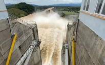 Khánh Hòa: Hồ Sông Cái tăng xả lũ vượt 2.000 m³/giây, chính quyền khẩn trương sơ tán dân