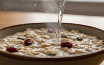 Ăn yến mạch buổi sáng: Thói quen nhỏ giúp đốt mỡ bụng