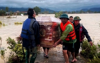 Những hình ảnh nhói lòng từ rốn lũ Tây Hòa, Hòa Thịnh (Phú Yên cũ)