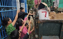 Nước sạch cạn kiệt ở Đắk Lắk: Người Đông Hòa hứng từng giọt mưa quý như vàng