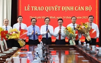Trao quyết định cho 4 phó chủ tịch HĐND và UBND TP.HCM