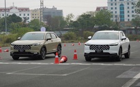 Vì sao lái ô tô hybrid không nên về số N khi dừng đèn đỏ?