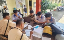 CSGT TP.HCM bất ngờ kiểm tra bãi xe trường học: Nhiều học sinh, phụ huynh bị phạt