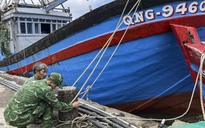 Quảng Ngãi: Người dân vùng biển cấp tập chằng chống nhà, tàu thuyền trước bão số 13 Kalmaegi