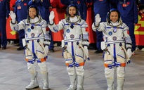 Nghi va chạm rác vũ trụ, Trung Quốc hoãn đưa phi hành gia Thần Châu 20 trở về