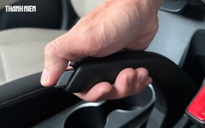 Vì sao không nên kéo phanh tay ô tô ngay sau khi rửa xe?